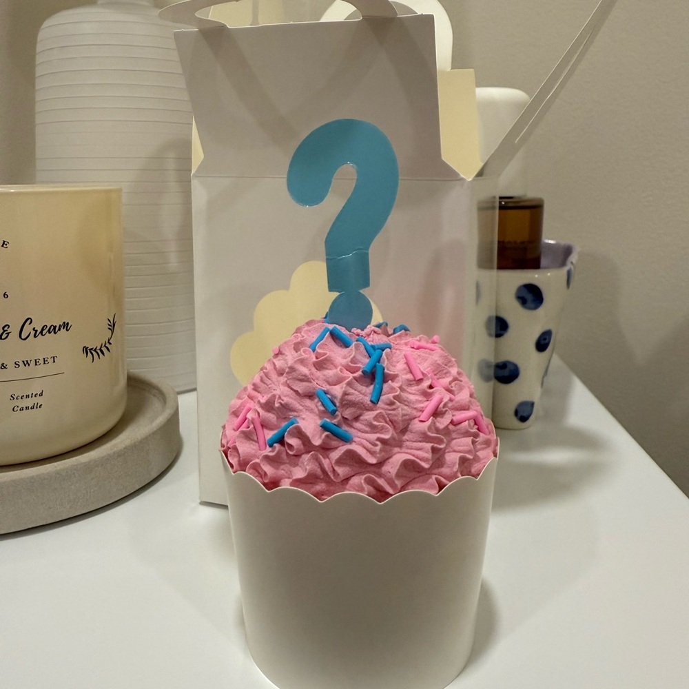 Gender Reveal Baby Shower Cupcake